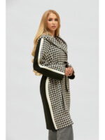 Демисезонное пальто черно-белое