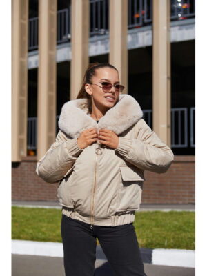 Куртка бежевая