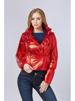 Демисезонная куртка красная