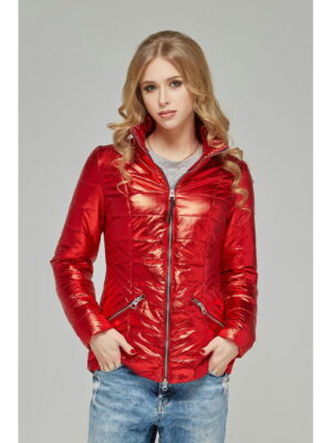 Демисезонная куртка красная