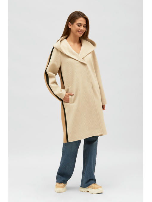 Демисезонное пальто бежевое