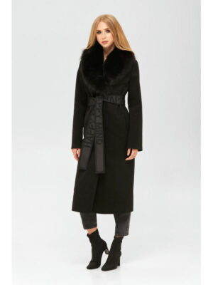 Зимнее пальто в черное