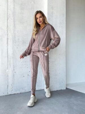 Костюм тройка