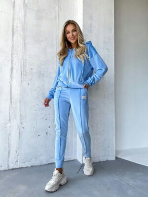 Костюм тройка