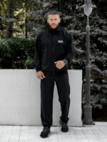 Мужской спортивный костюм