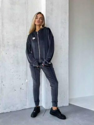 Костюм тройка